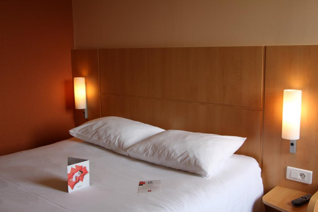 Hotel Ibis Guingamp Coeur De Bretagne Ploumagoar Bilik gambar