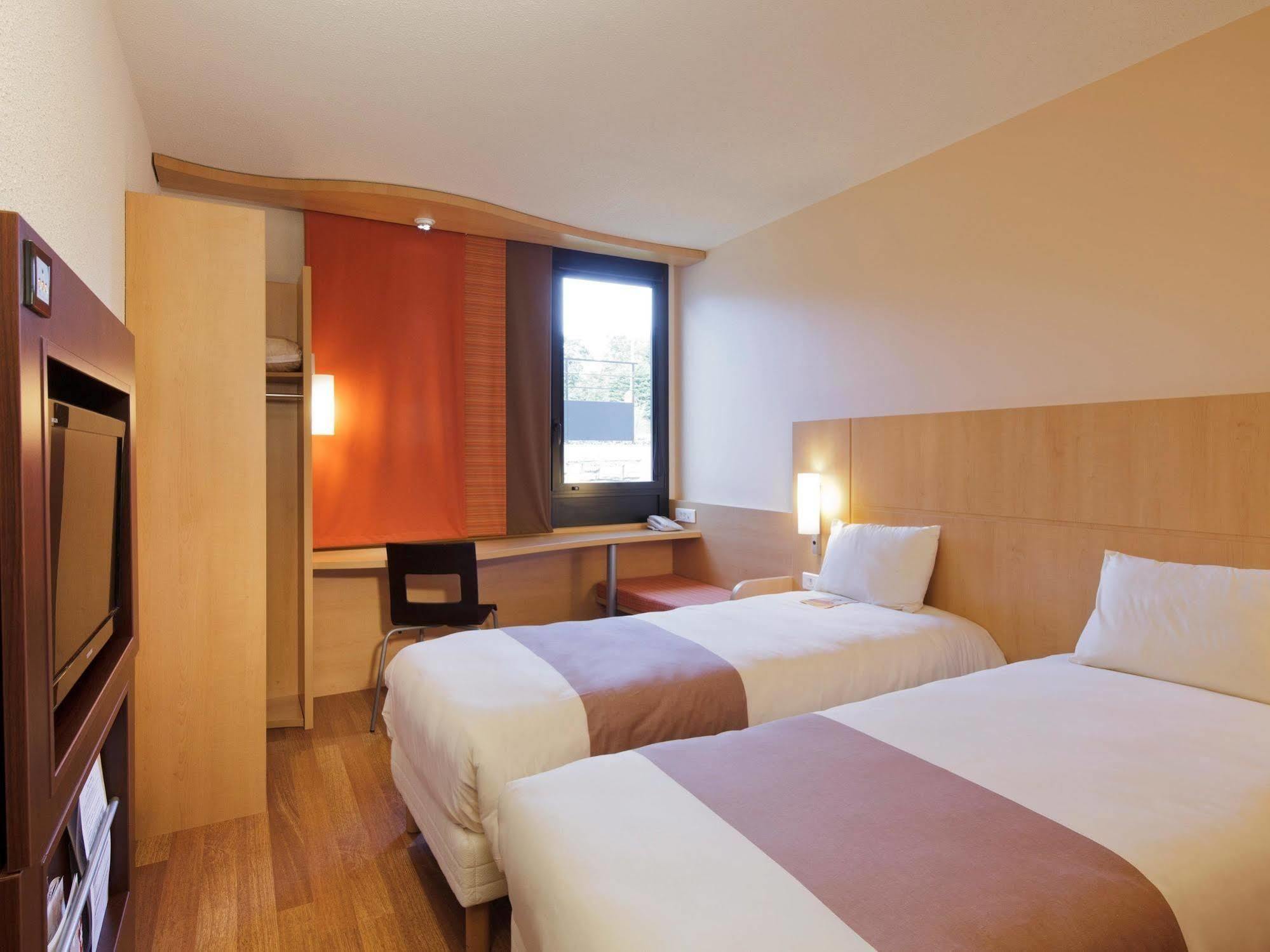 Hotel Ibis Guingamp Coeur De Bretagne Ploumagoar Luaran gambar